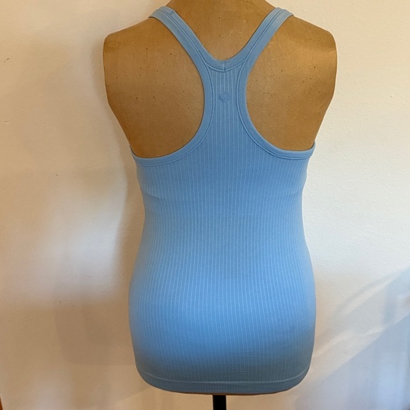 Lululemon 6 Ebb to Street Tank Top Light Sprt B/C Cup Pool Party Blue great cond - Picture 5 of 10